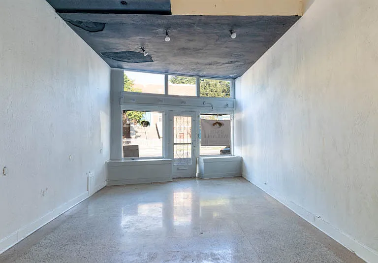 2505 S Presa St — Photo 5