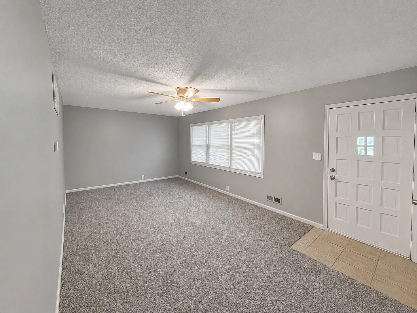 4 bedroom Home Accepting Vouchers Call NOW! — Photo 3