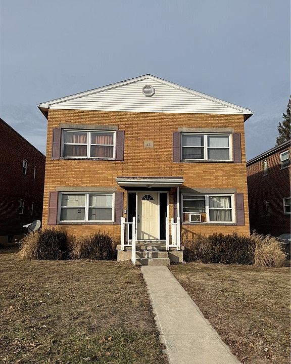 1st image of 421 E Bruce Ave