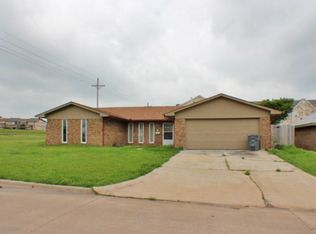 2 NW 69th St, Lawton, OK 73505