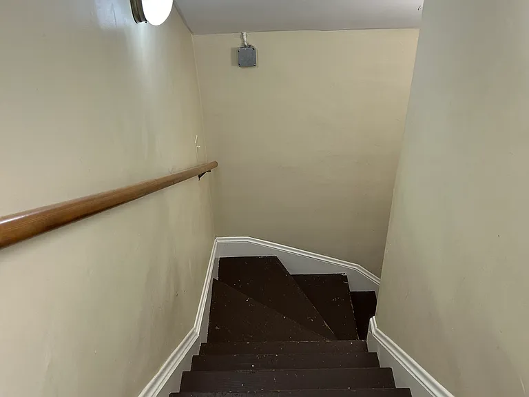 45-47 Selden St #1 — Photo 12