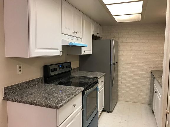 4th image of 16 147th Ave SE APT 2