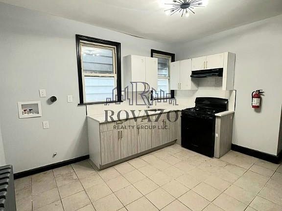 2nd image of 67 Isabella Ave Floor 2