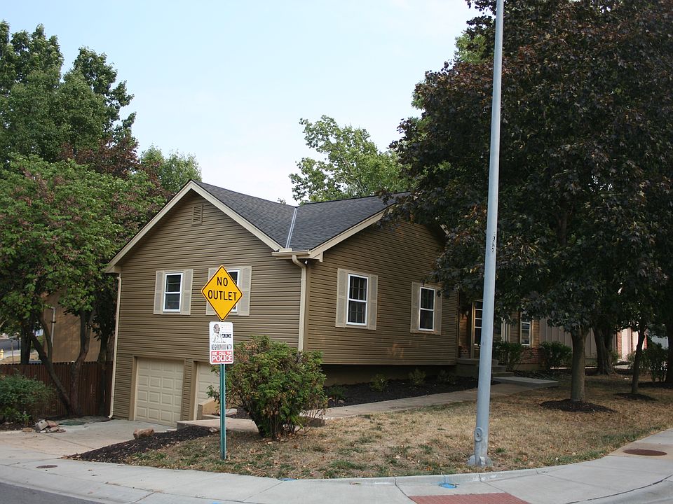 2nd image of 3401 NE Apple Tree Ln