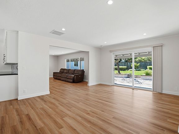 4th image of 1053 Colony Hills Ln