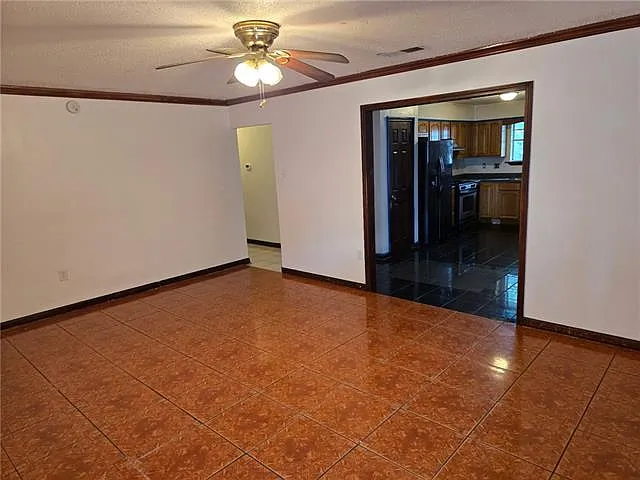 3 bed, 2.0 bath, 1577 sqft, $1,500 — Photo 2