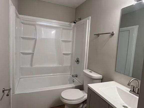 5th image of 2922 Panhandle Cir