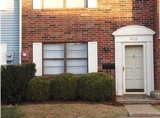 9836 Oakshire Dr, Jeffersontown, KY 40299