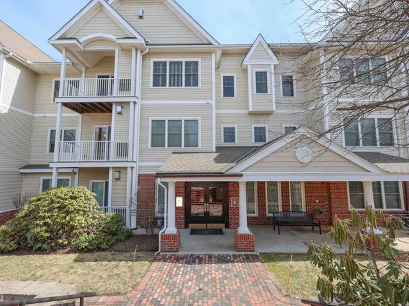 160 Daniel Webster Highway #201, Nashua, NH 03060