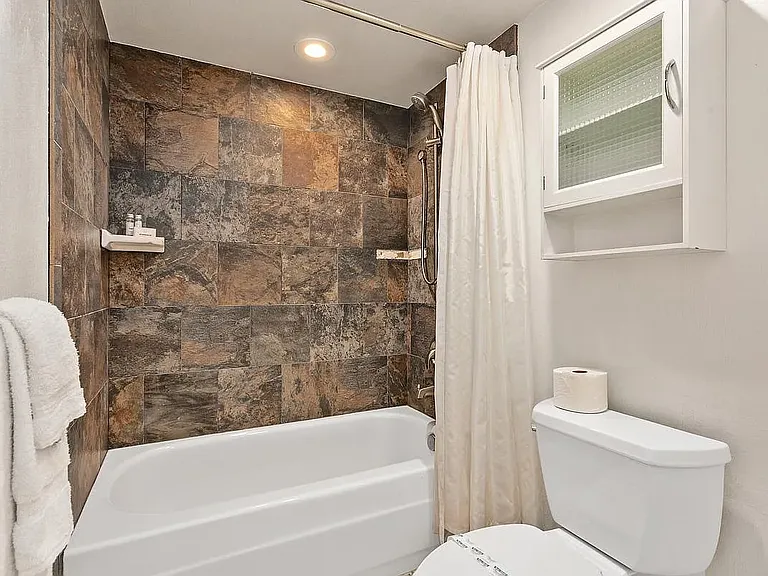 573 S Sierra Ave #6 — Photo 30