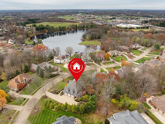 2nd image of 6882 Chillingsworth Cir NW