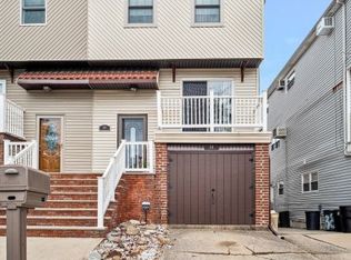 84 Stack Dr, Staten Island, NY 10312