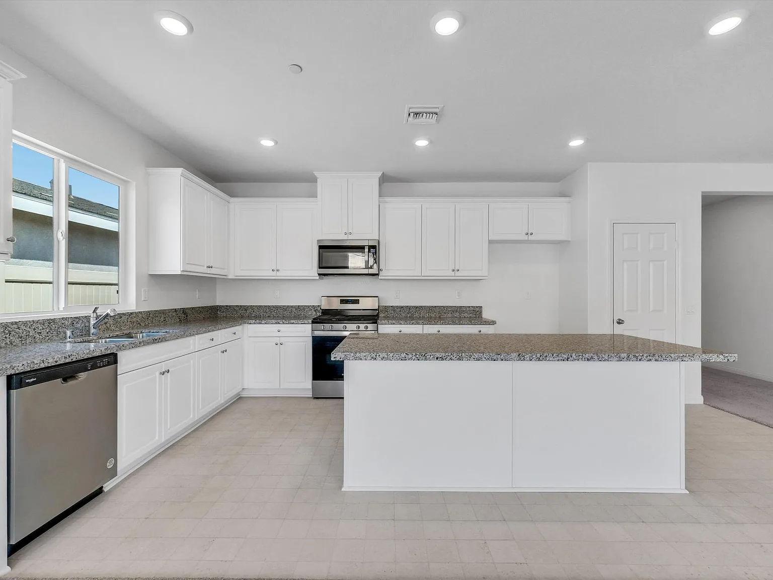 Clementine Ct, Riverside — Photo 4