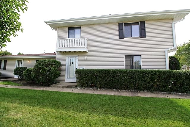 1st image of 115 Millbrook Ln #115
