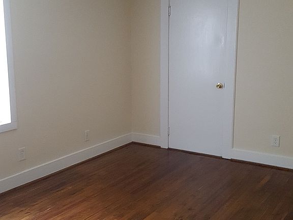 4th image of 409 S Vermont St