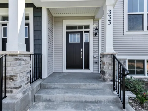 333 Settlers Pl, West Dundee, IL