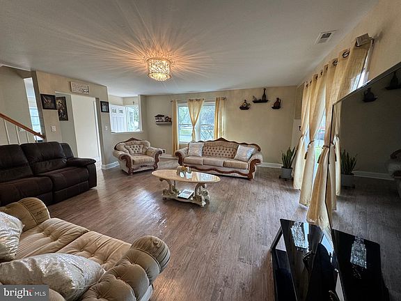 5th image of 100 Wyndmoor Dr