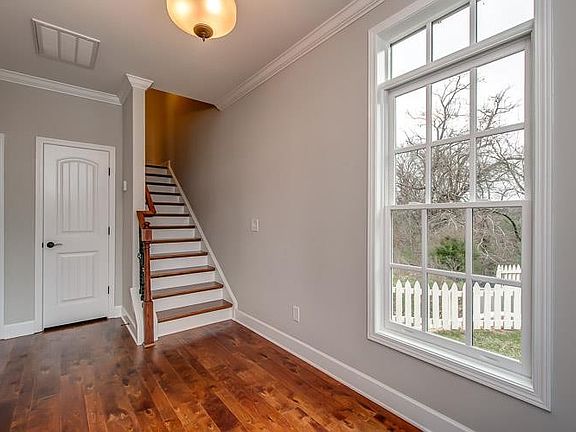 5th image of 1592 Townsend Blvd