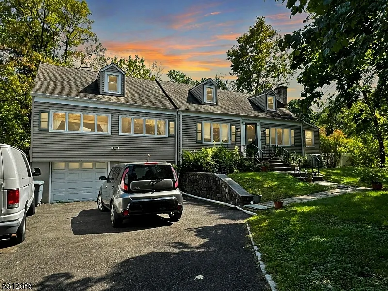 325 Morristown Rd photo 1