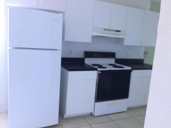 2nd image of 2811 Burwood Ave