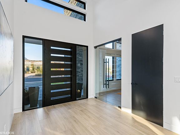 3rd image of 4989 N Silver Cloud Dr