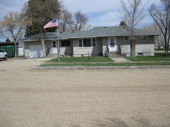 301 2nd St, Hingham, MT 59528