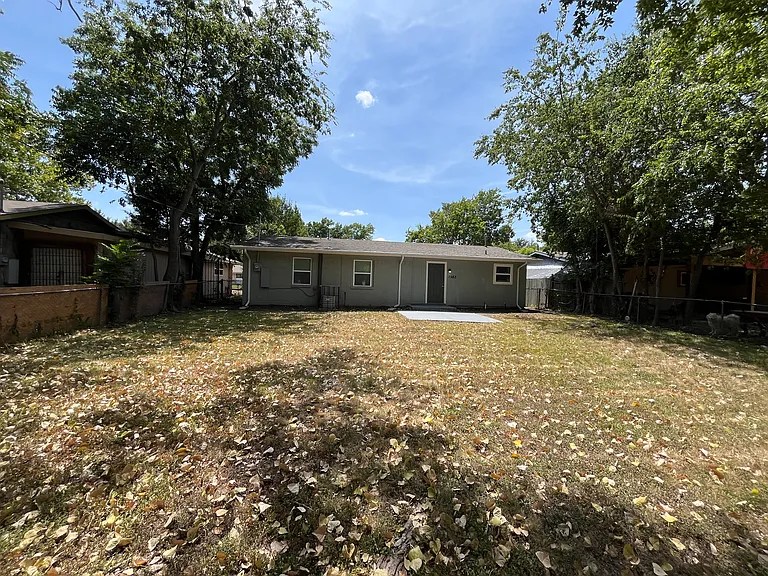 1982 Oak Hill Cir — Photo 20
