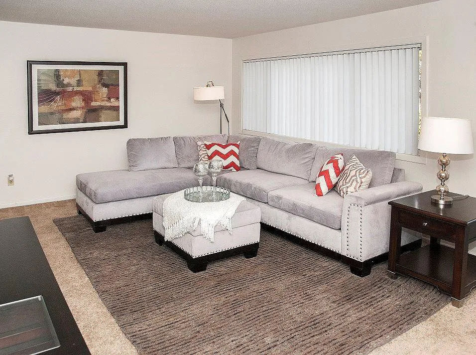 Seasons Park Apartments — Photo 1