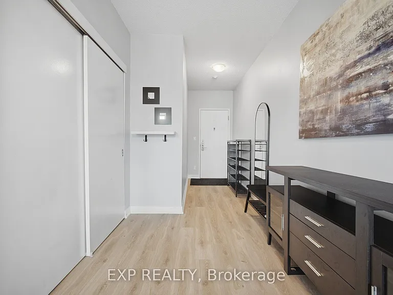 126 Simcoe St #1907 — Photo 8