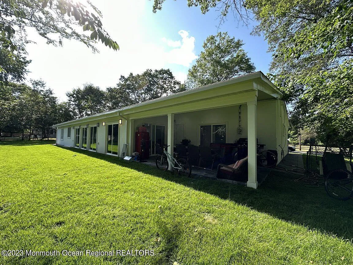 5 bed, 1968 sqft, $2,800 — Photo 2
