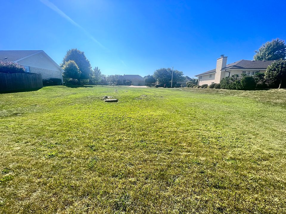 2nd image of 1210 Ashford Ln