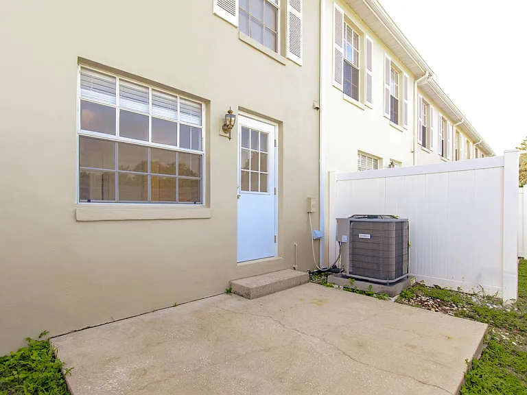13545 Embassy Park Ct #13545 — Photo 29