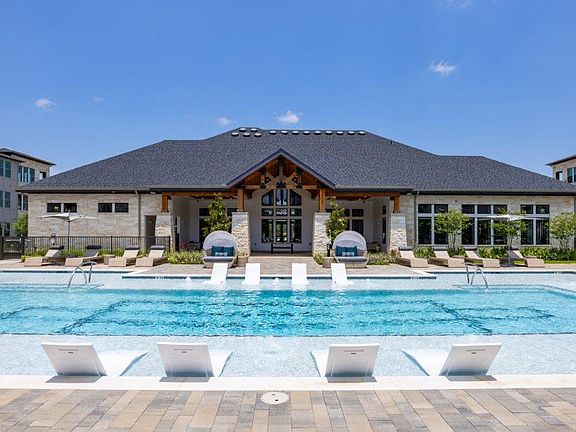 3rd image of 4225 Magnolia Village Dr #228
