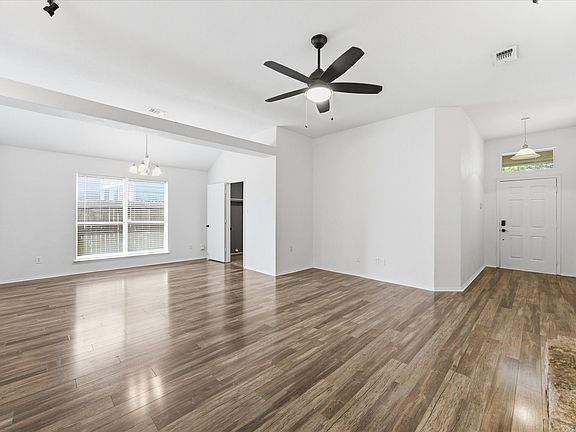4th image of 6003 Brookfall Dr