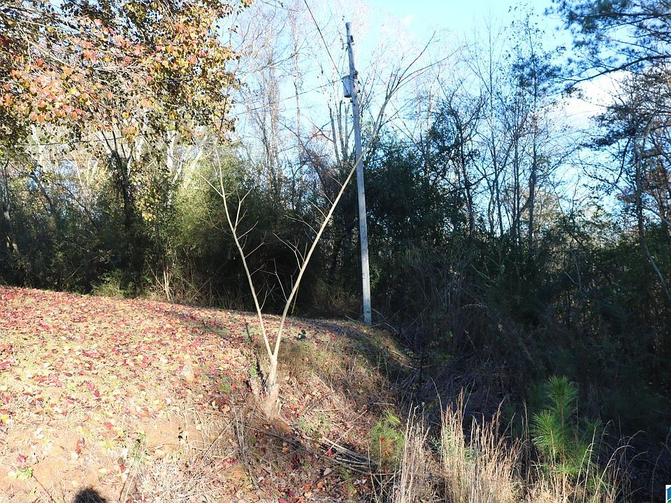 2nd image of 5635 Victory Ln #2