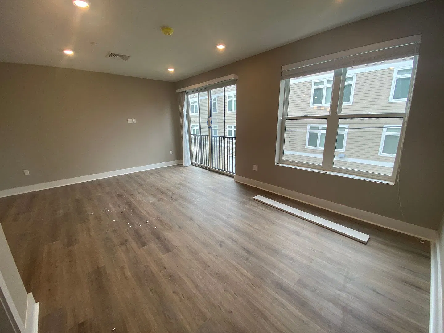 105 Morris Apartments — Photo 3