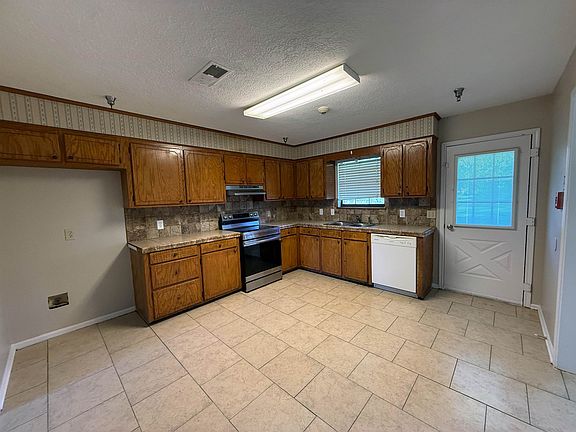 3rd image of 101 Oglesbee Rd