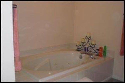 5th image of 5922 Wilkesboro Ln
