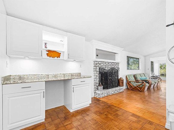 5th image of 7910 SW 25th Pl