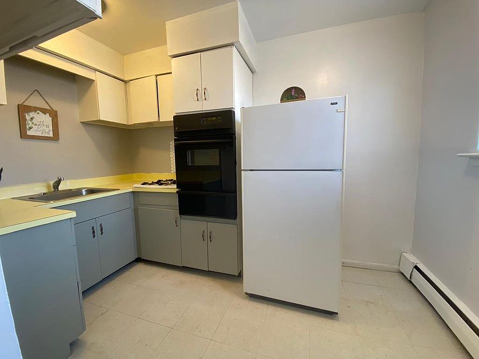 1st image of 7961 Summerdale Ave APT B2
