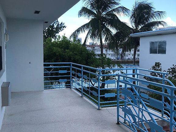 2nd image of 7815 Crespi Blvd APT 5