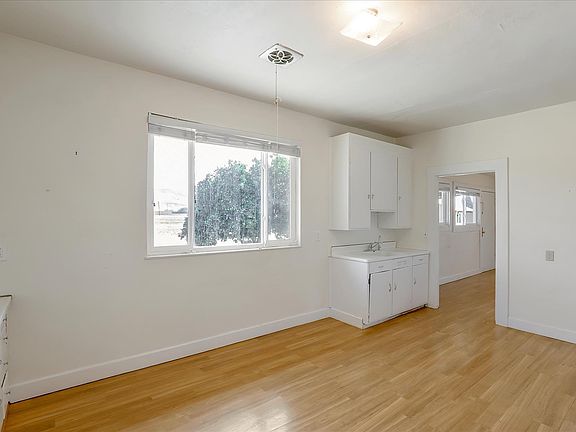 5th image of 533 Live Oak Ave