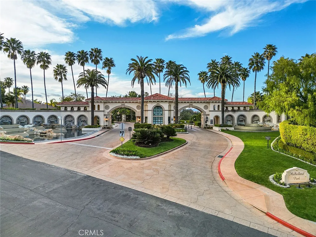 6 bed, 6549 sqft, $20,000 — Photo 3