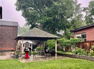 120 Cowan Ave #18, Toronto, ON M6K 2N4
