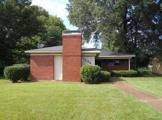 1204 W Claiborne Ave, Greenwood, MS 38930