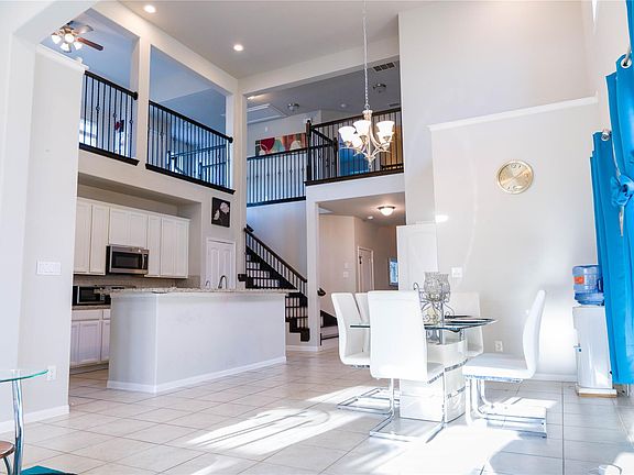 2nd image of 5915 Summer Holly Ln