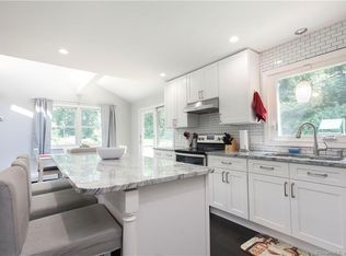 36 Jamestown Ct, Glastonbury, CT 06033