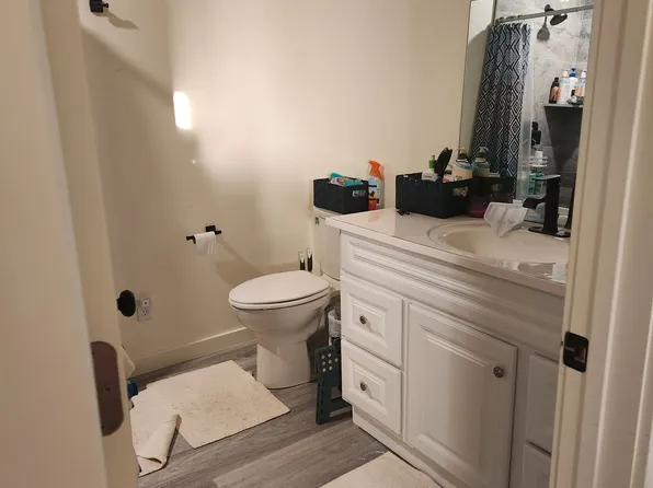 4690 N Pioneer Dr, Enoch, UT 84721