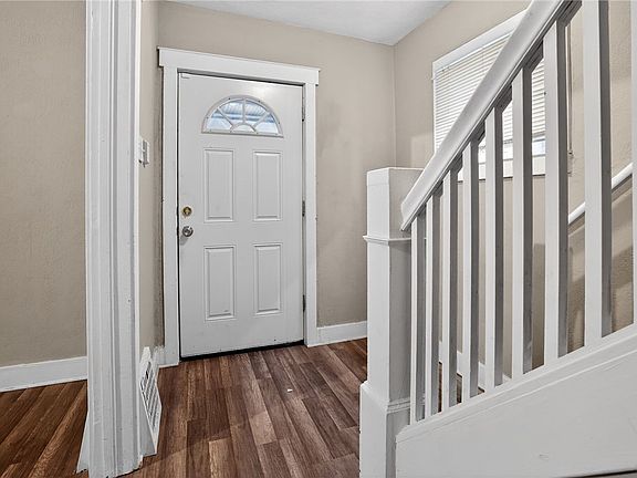 3rd image of 1427 Evandale Rd