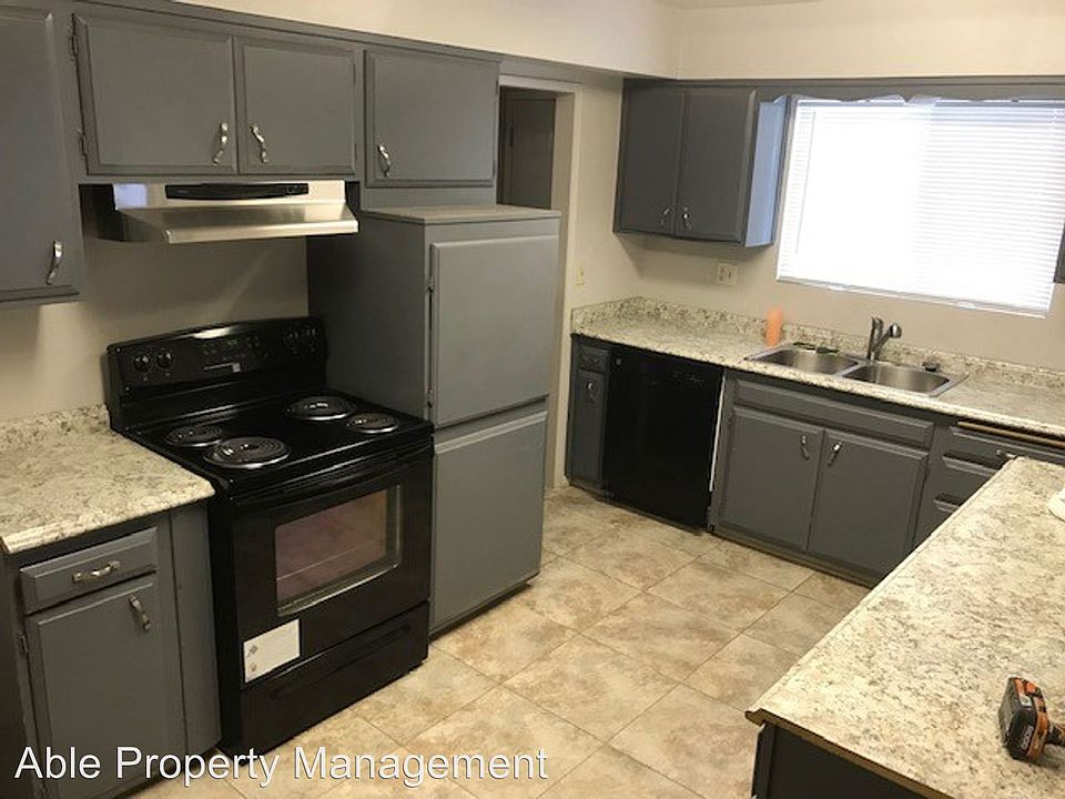 2nd image of 509 Oak Fair Way